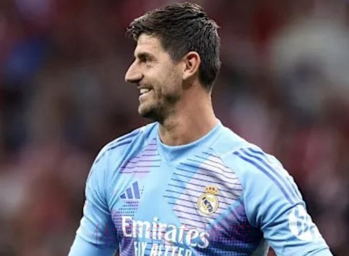 罗伯逊:想攻破库尔图瓦很难 与22年决赛很像 罗伯逊:想攻破库尔图瓦很难 与22年决赛很像