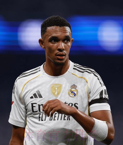 西媒：皇马一直在关注阿诺德 谈判将进入关键时期